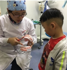 我院第二门诊部开展儿童节爱牙护齿系列活动