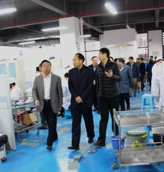 李培书记到我院调研并看望职工和学生